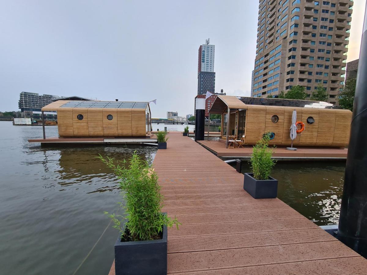 Wikkelboat Nr1 At Floating Rotterdam Rijnhaven Roterdão Exterior foto