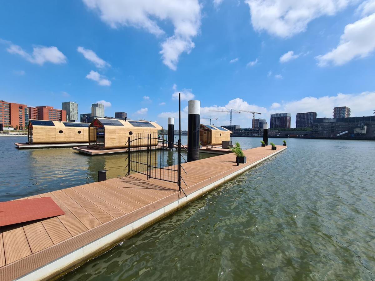 Wikkelboat Nr1 At Floating Rotterdam Rijnhaven Roterdão Exterior foto